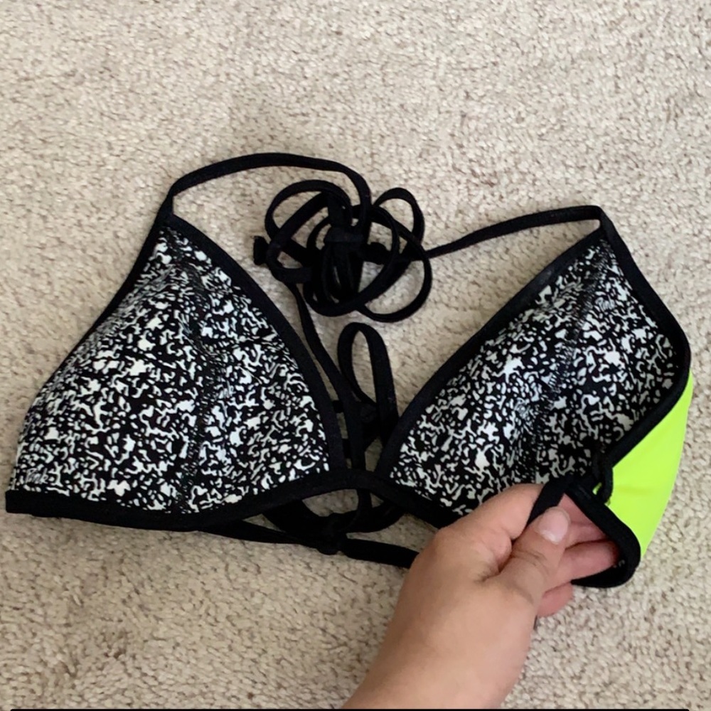 Victoria’s Secret reversible bikini top
